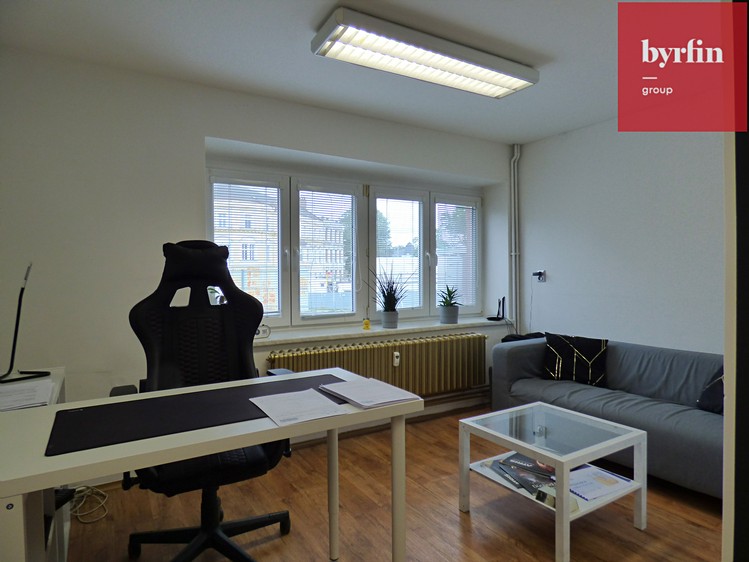 Pronájem kanceláře 225 m² - foto 3