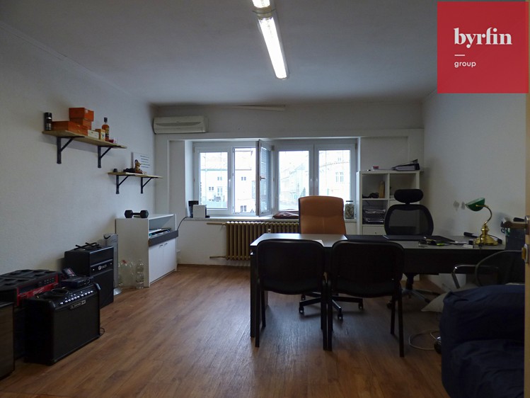 Pronájem kanceláře 225 m² - foto 4