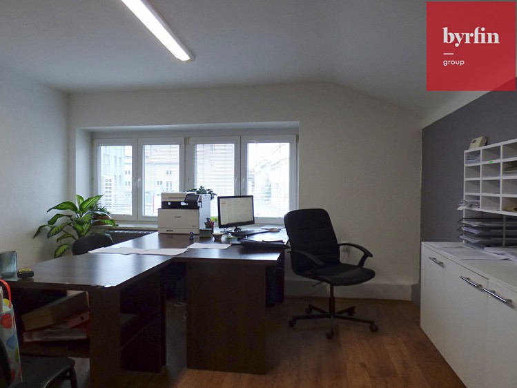 Pronájem kanceláře 225 m² - foto 8