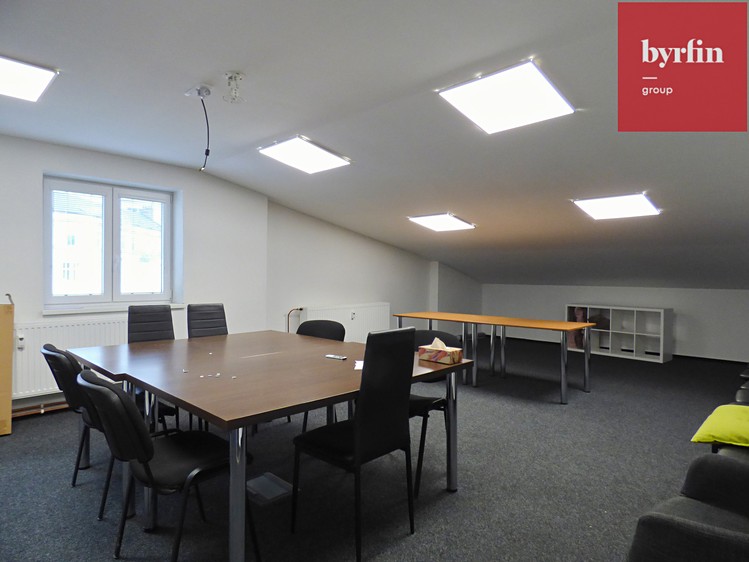 Pronájem kanceláře 225 m² - foto 5