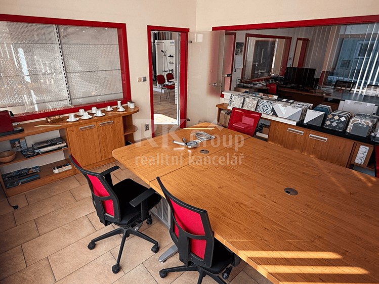 Pronájem komerční nemovitosti 734 m² - foto 5