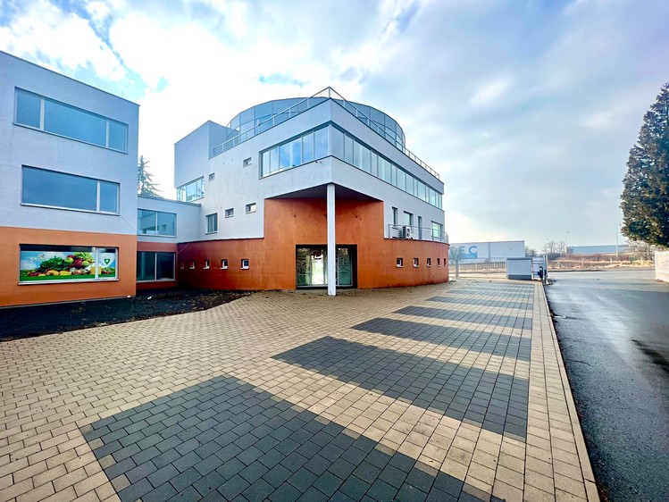 Pronájem kanceláře 145 m² - foto 7