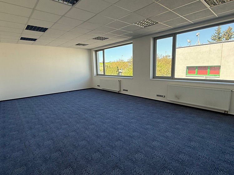 Pronájem kanceláře 65 m² - foto 4