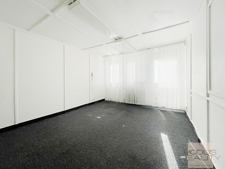 Pronájem kanceláře 17 m² - foto 2