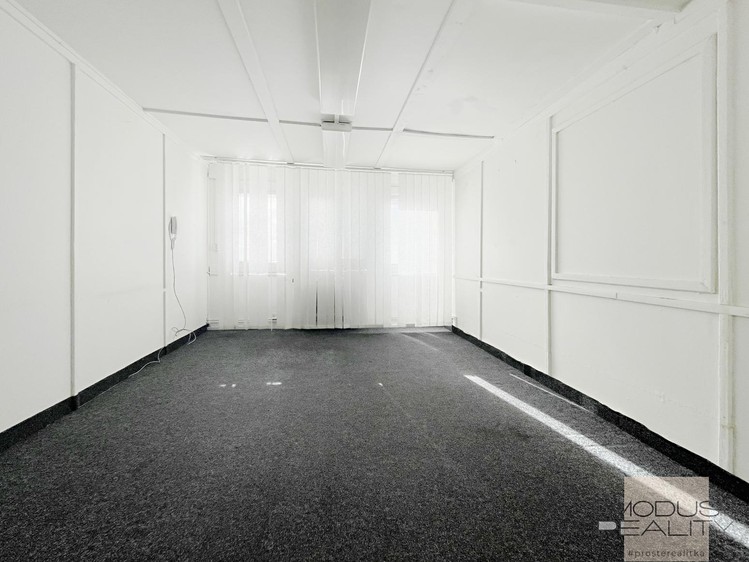 Pronájem kanceláře 17 m² - foto 5