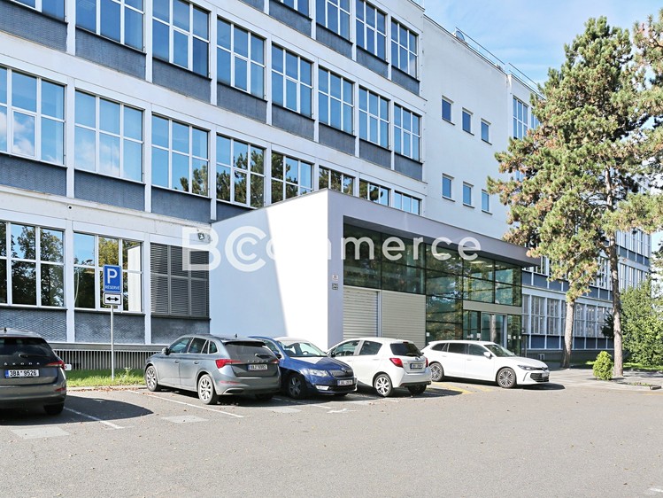 Pronájem kanceláře 1 385 m² - foto 4
