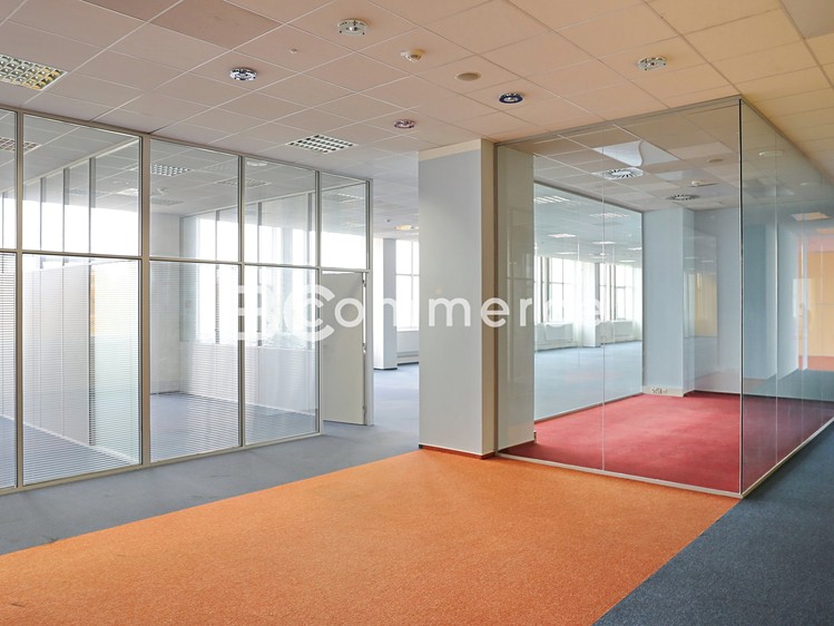 Pronájem kanceláře 1 385 m² - foto 2