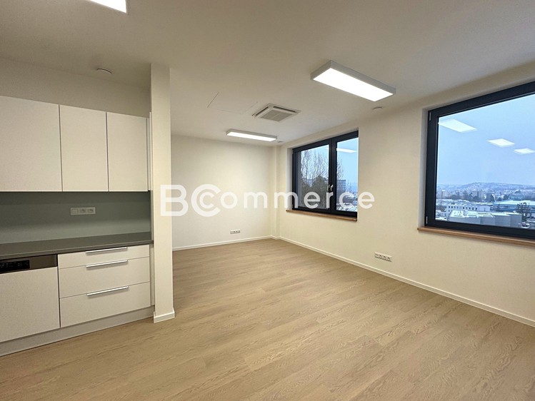 Pronájem kanceláře 64 m² - foto 3