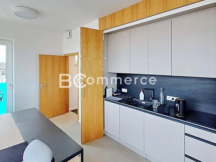 Pronájem kanceláře 64 m² - foto 4