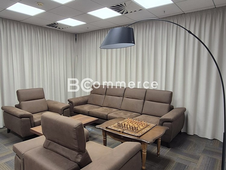 Pronájem kanceláře 240 m² - foto 6
