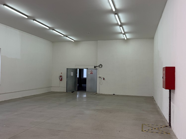 Pronájem skladového prostoru 1 300 m² - foto 2