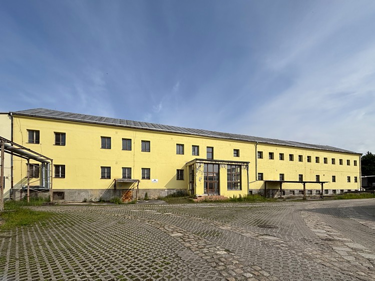Pronájem skladového prostoru 140 m² - foto 1