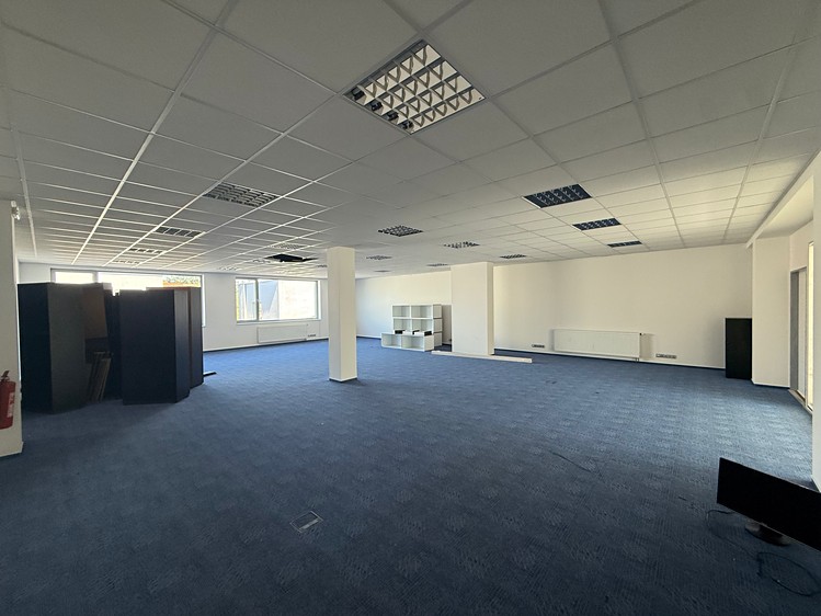 Pronájem kanceláře 230 m² - foto 4