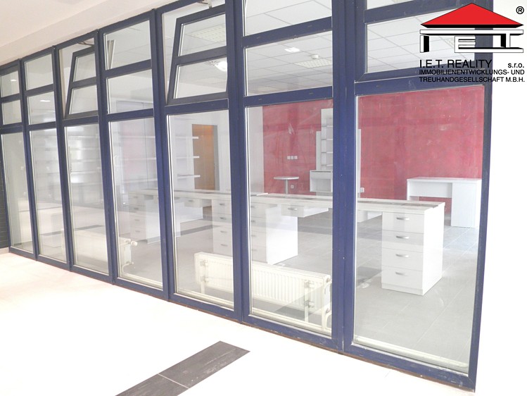 Pronájem obchodního prostoru 55 m² - foto 3