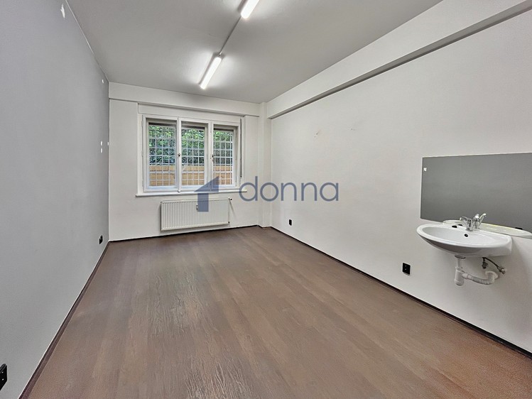 Pronájem obchodního prostoru 139 m² - foto 3
