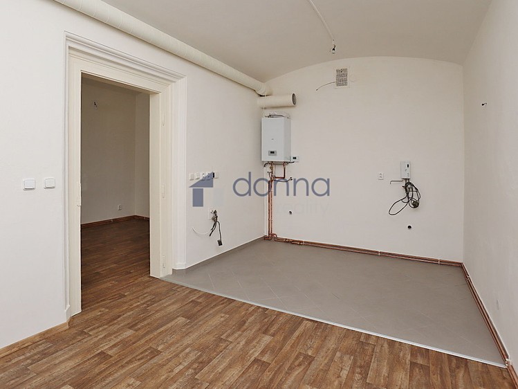 Pronájem obchodního prostoru 86 m² - foto 3