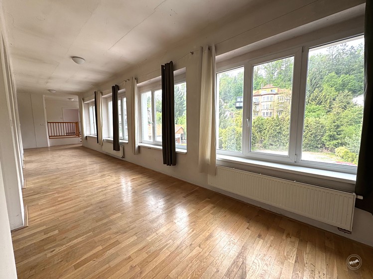 Pronájem kanceláře 183 m² - foto 3
