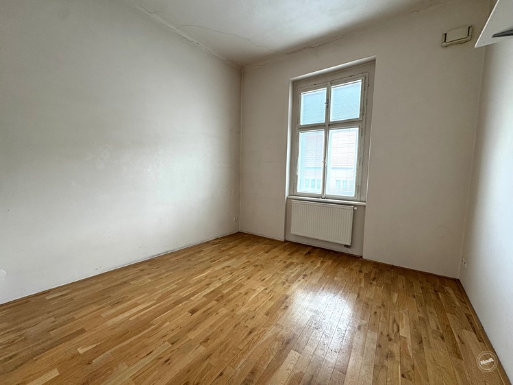 Pronájem kanceláře 183 m² - foto 5