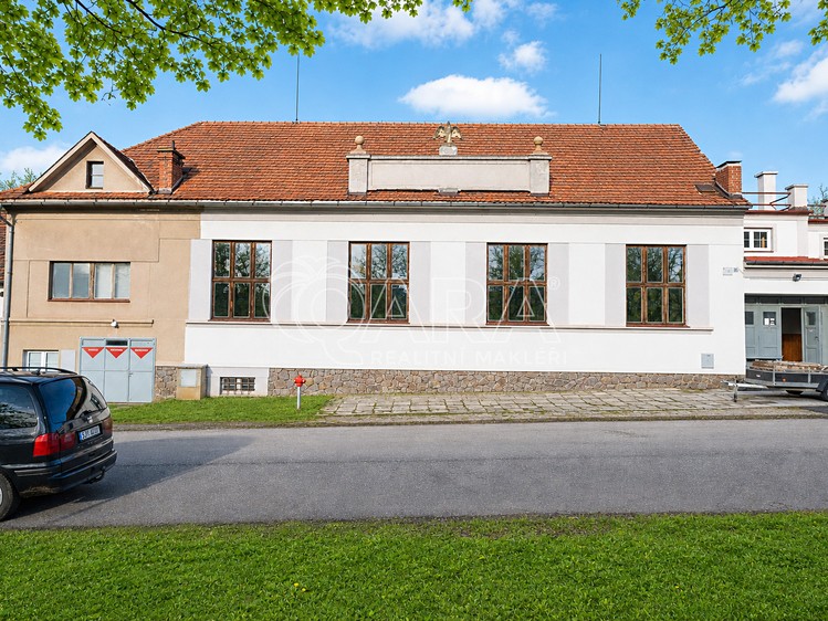 Pronájem komerční nemovitosti 290 m² - foto 1