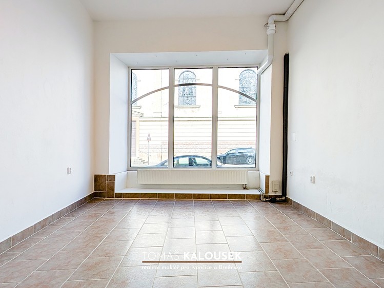 Pronájem obchodního prostoru 22 m² - foto 1