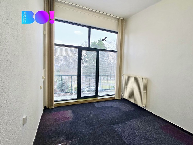 Pronájem kanceláře 190 m² - foto 2