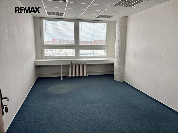 Pronájem kanceláře 20 m² - foto 5