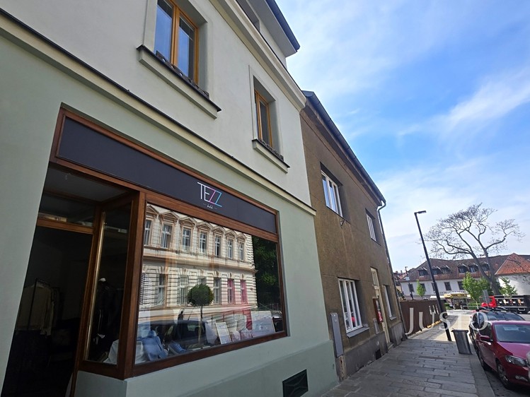 Pronájem obchodního prostoru 42 m² - foto 1