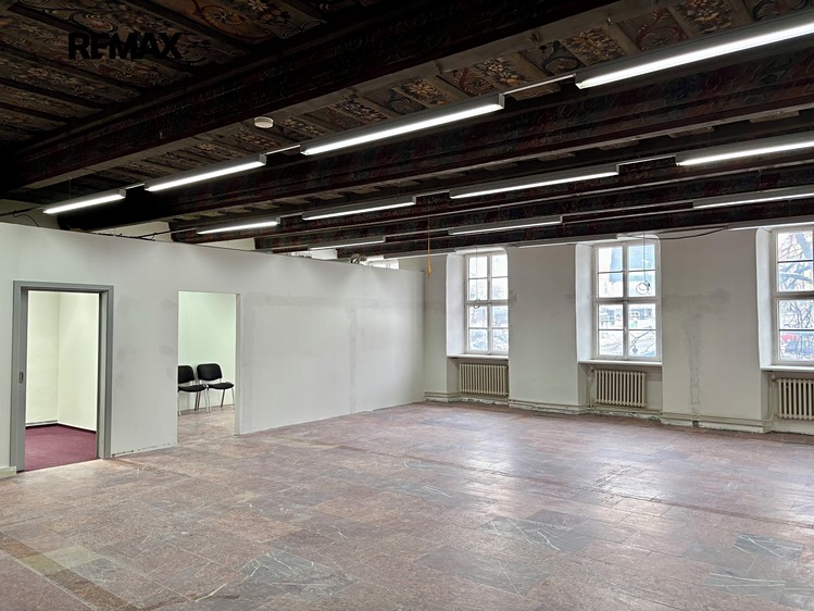 Pronájem obchodního prostoru 206 m² - foto 1