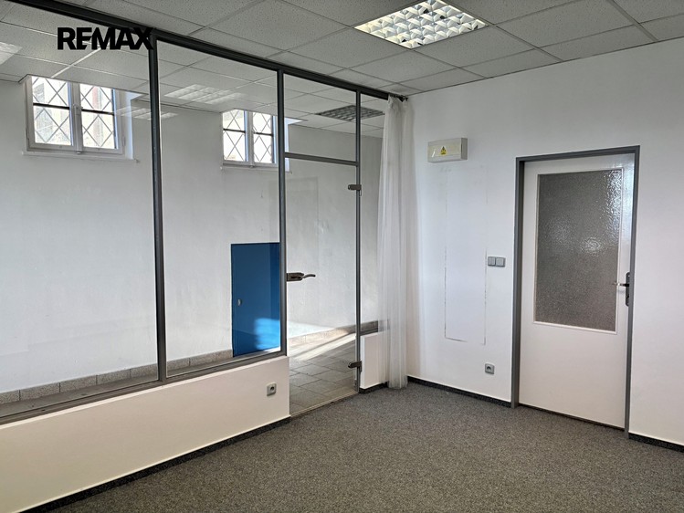 Pronájem kanceláře 34 m² - foto 3