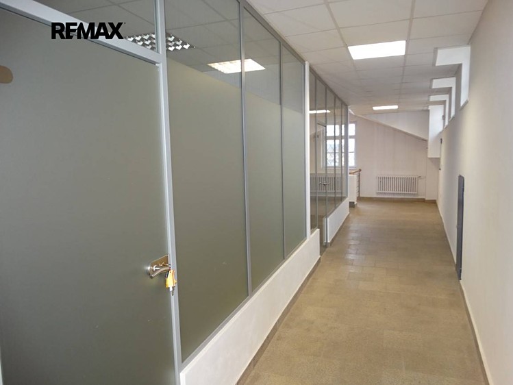 Pronájem kanceláře 34 m² - foto 5
