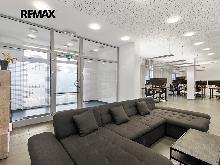 Pronájem obchodního prostoru 122 m² - foto 2