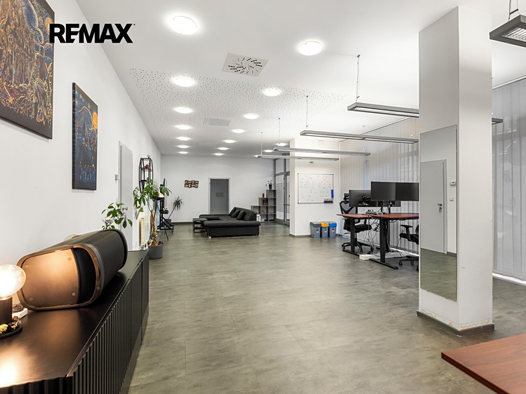 Pronájem obchodního prostoru 122 m² - foto 1