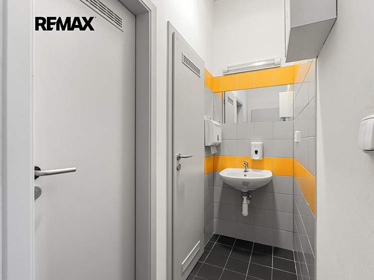 Pronájem obchodního prostoru 122 m² - foto 7