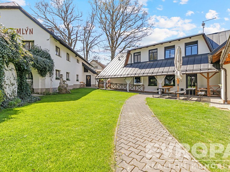 Pronájem komerční nemovitosti 572 m² - foto 2