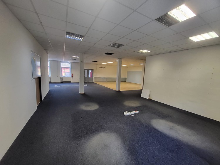 Pronájem kanceláře 350 m² - foto 3