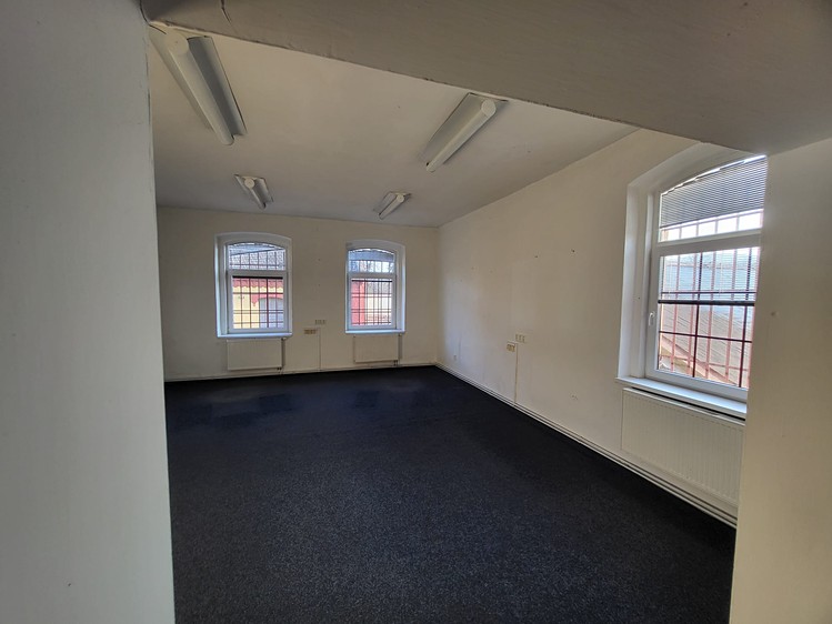 Pronájem kanceláře 350 m² - foto 4