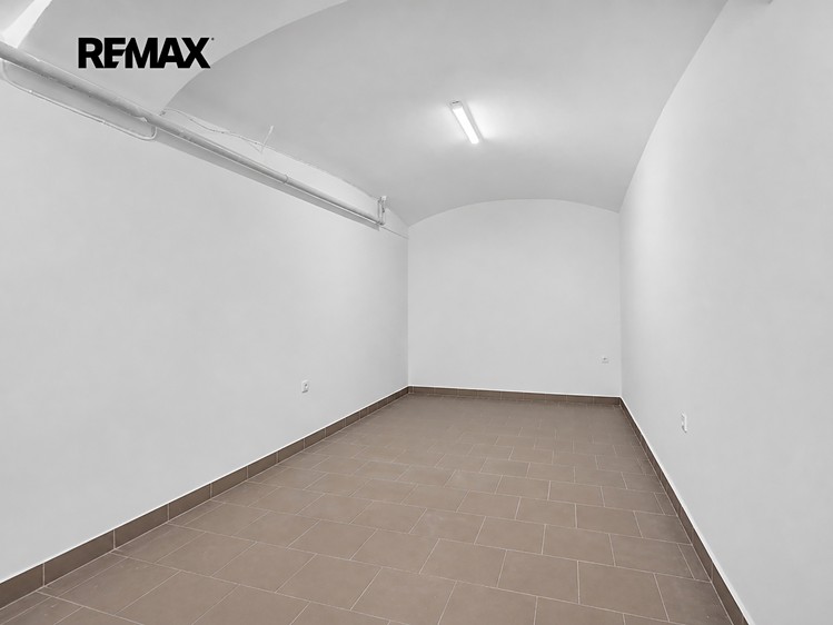 Pronájem obchodního prostoru 78 m² - foto 2