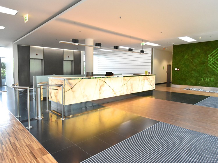 Pronájem kanceláře 1 057 m² - foto 2