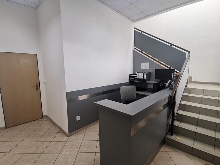 Pronájem kanceláře 230 m² - foto 2