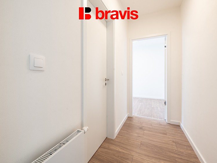 Pronájem kanceláře 66 m² - foto 3