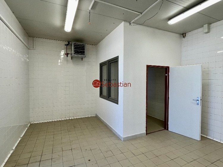 Pronájem výrobní haly, prostoru 178 m² - foto 7