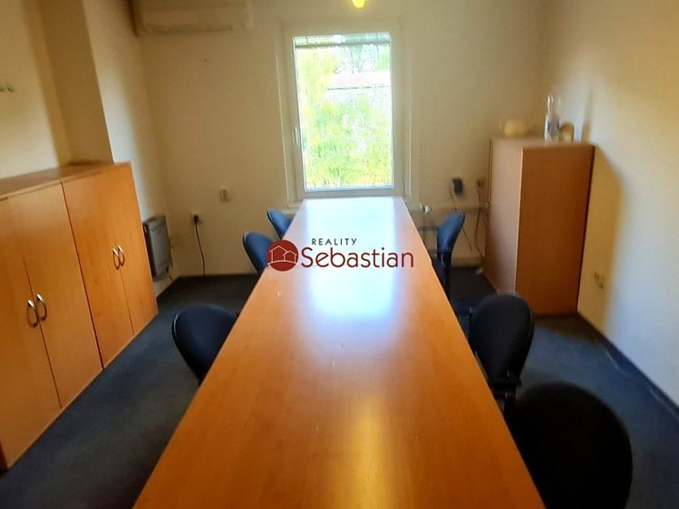 Pronájem kanceláře 50 m² - foto 6
