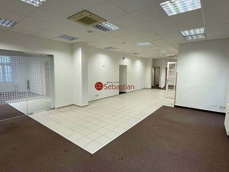 Pronájem kanceláře 184 m² - foto 1