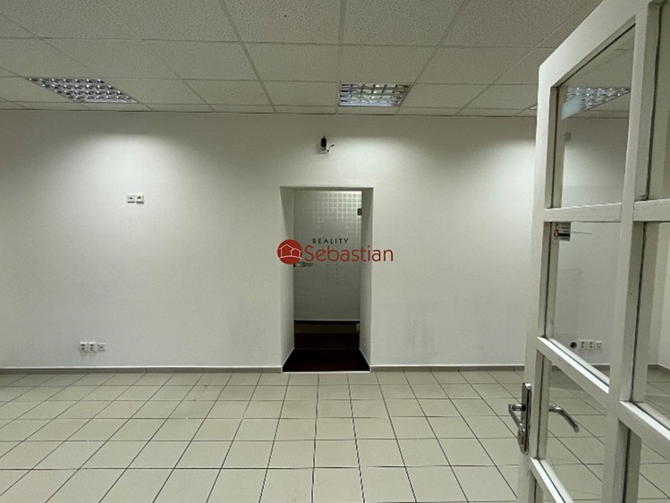 Pronájem kanceláře 184 m² - foto 3
