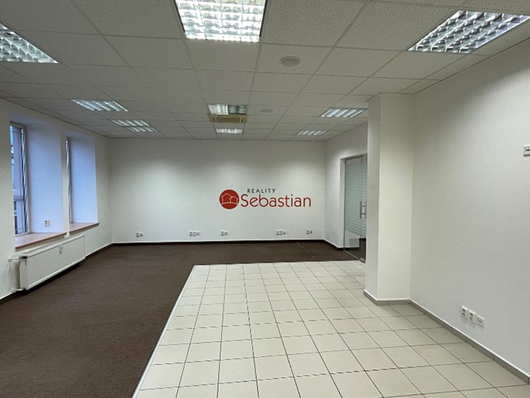 Pronájem kanceláře 184 m² - foto 4