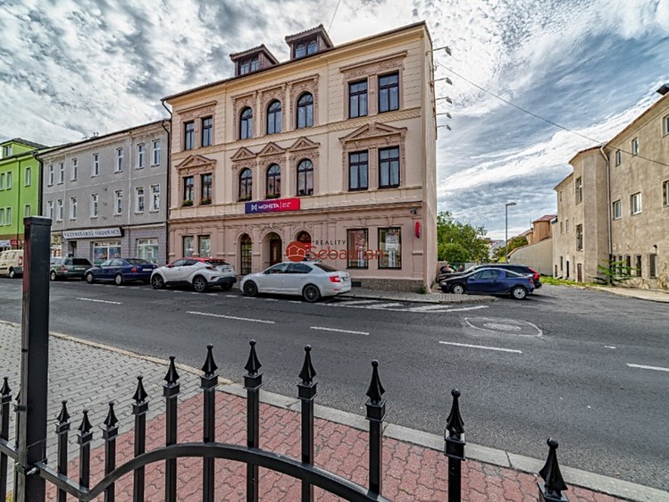 Pronájem kanceláře 184 m² - foto 2