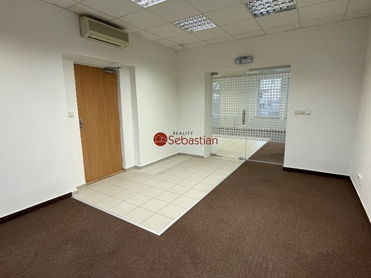 Pronájem kanceláře 184 m² - foto 8