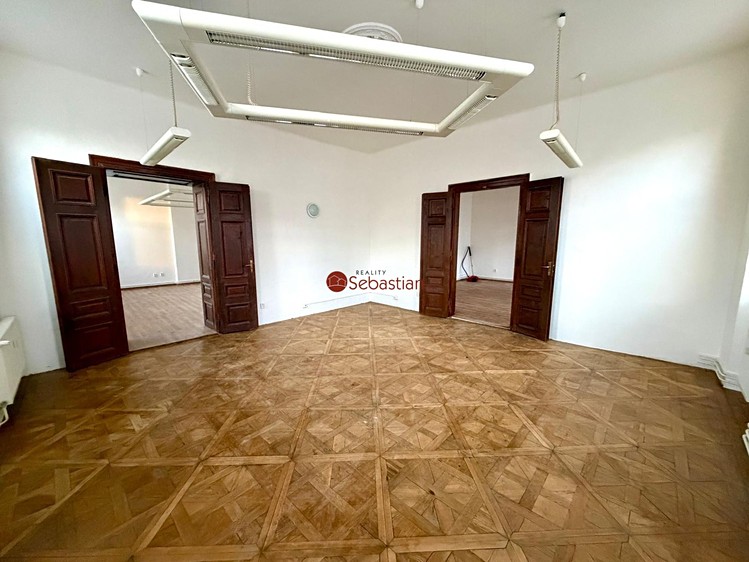 Pronájem kanceláře 182 m² - foto 6