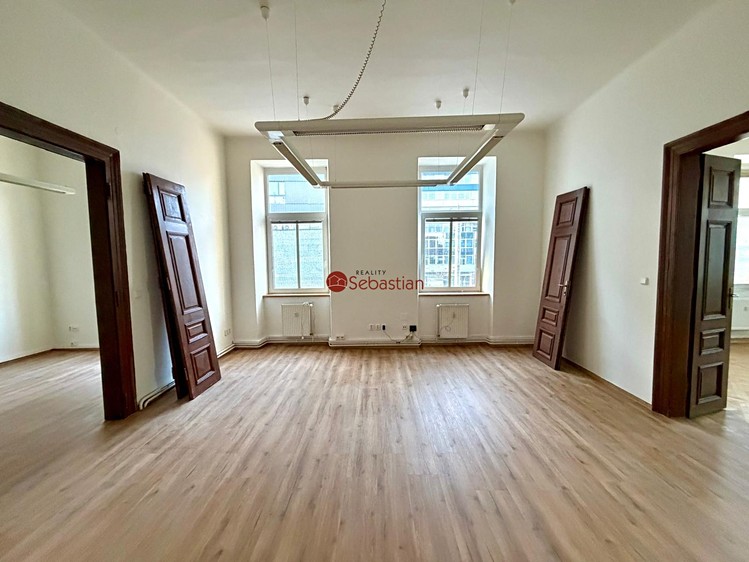 Pronájem kanceláře 182 m² - foto 5