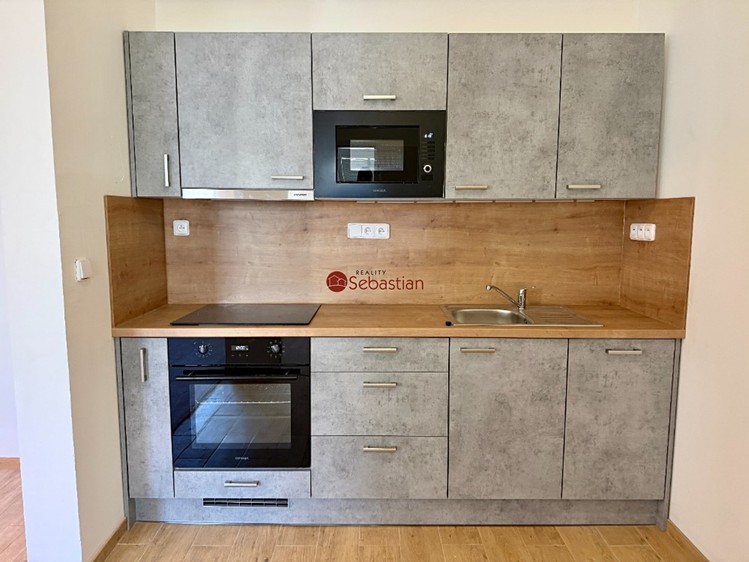 Pronájem kanceláře 71 m² - foto 4